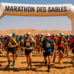 Corredores por el desierto del Sahara en la Maratón des Sables